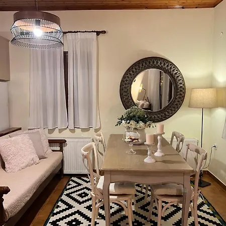 House In The Woods Апартаменты Кардица