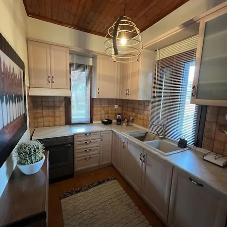 Апартаменты House In The Woods Кардица