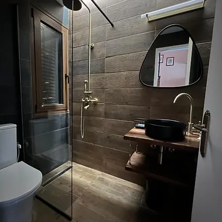 House In The Woods *