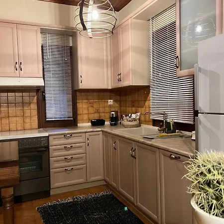 House In The Woods * Кардица