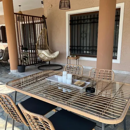 アパート House In The Woods